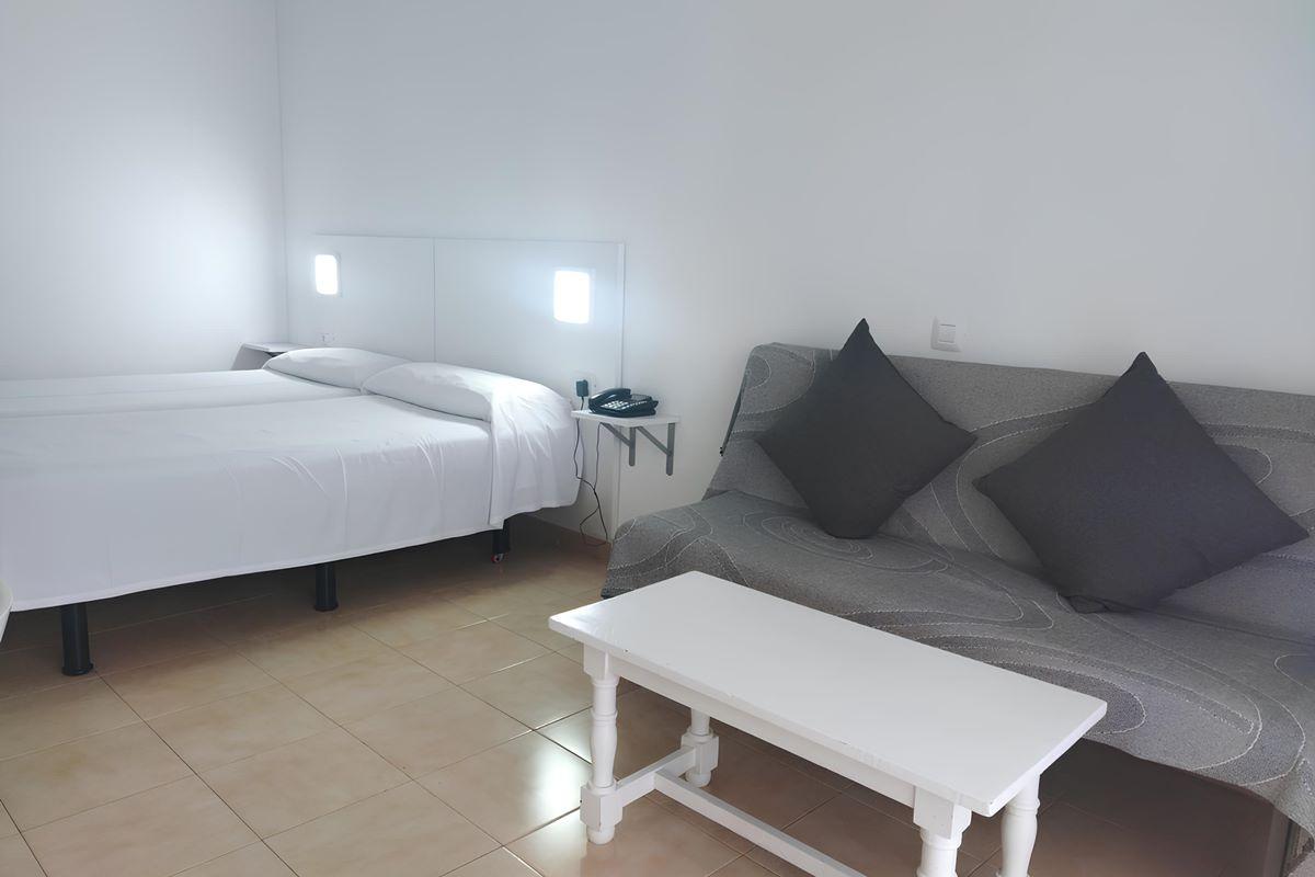 อปาร์ตาเมนโตส เปซ อะซุล Aparthotel ปูแอร์โตเดลาครูซ ภายนอก รูปภาพ