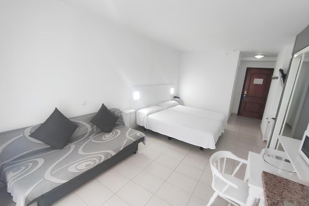 อปาร์ตาเมนโตส เปซ อะซุล Aparthotel ปูแอร์โตเดลาครูซ ภายนอก รูปภาพ