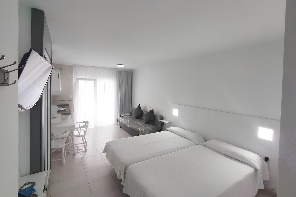 อปาร์ตาเมนโตส เปซ อะซุล Aparthotel ปูแอร์โตเดลาครูซ ภายนอก รูปภาพ